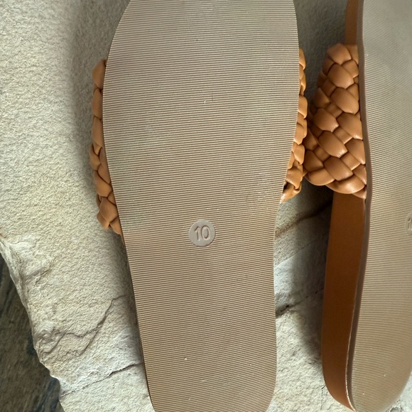 Universal Thread Tan Woven Slide Sandals - Picture 7 of 8
